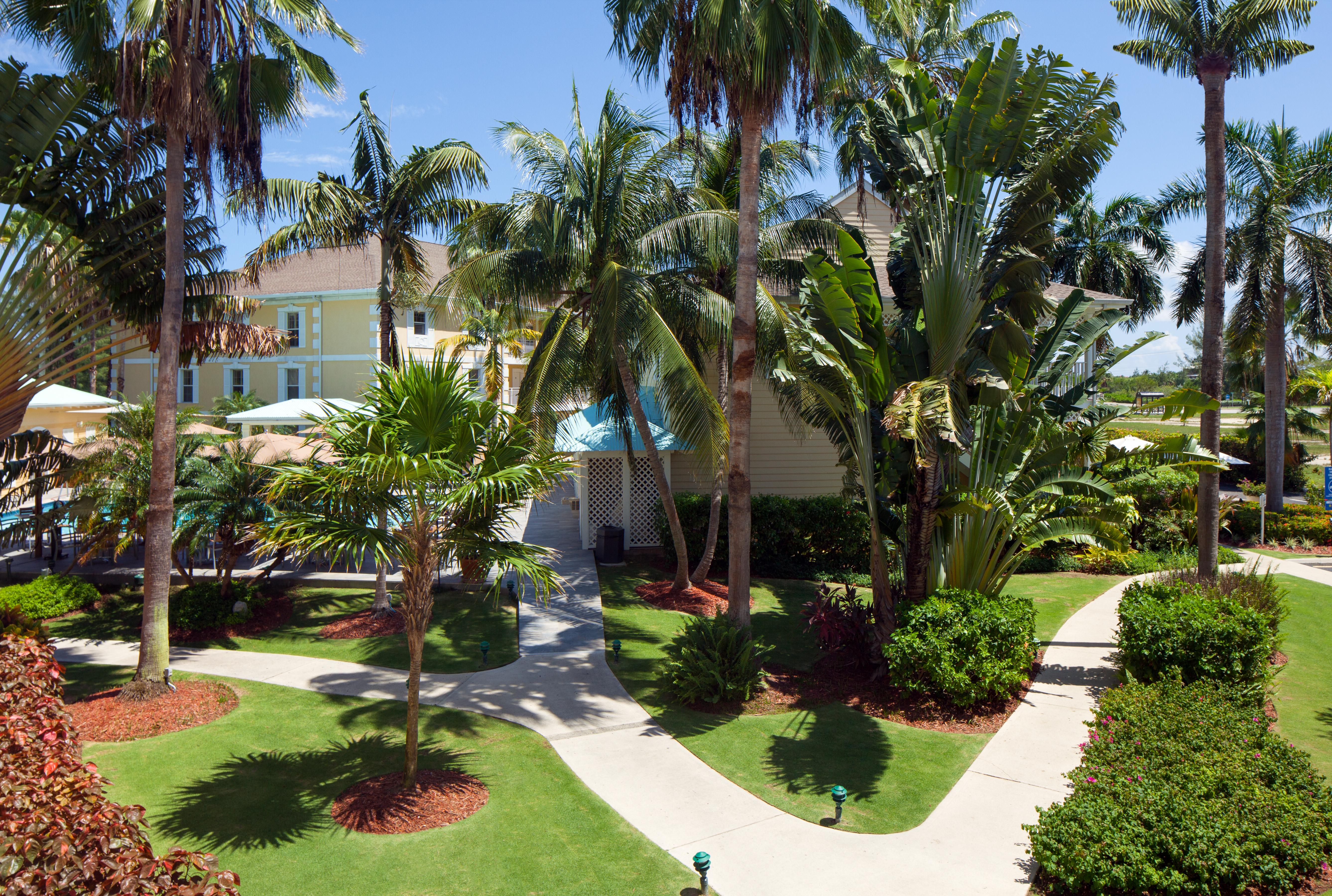 Sunshine Suites Resort West Bay Екстериор снимка