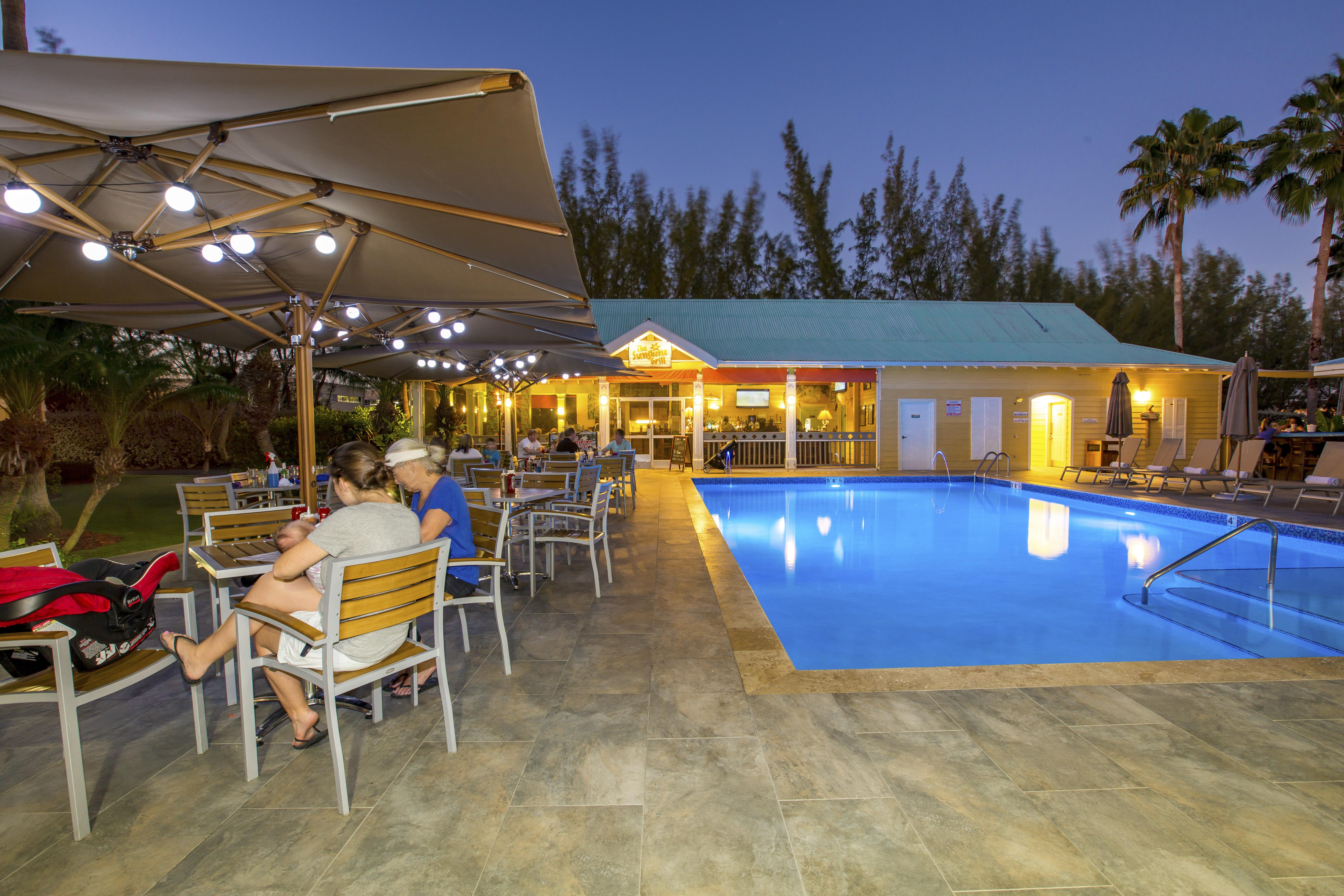 Sunshine Suites Resort West Bay Екстериор снимка
