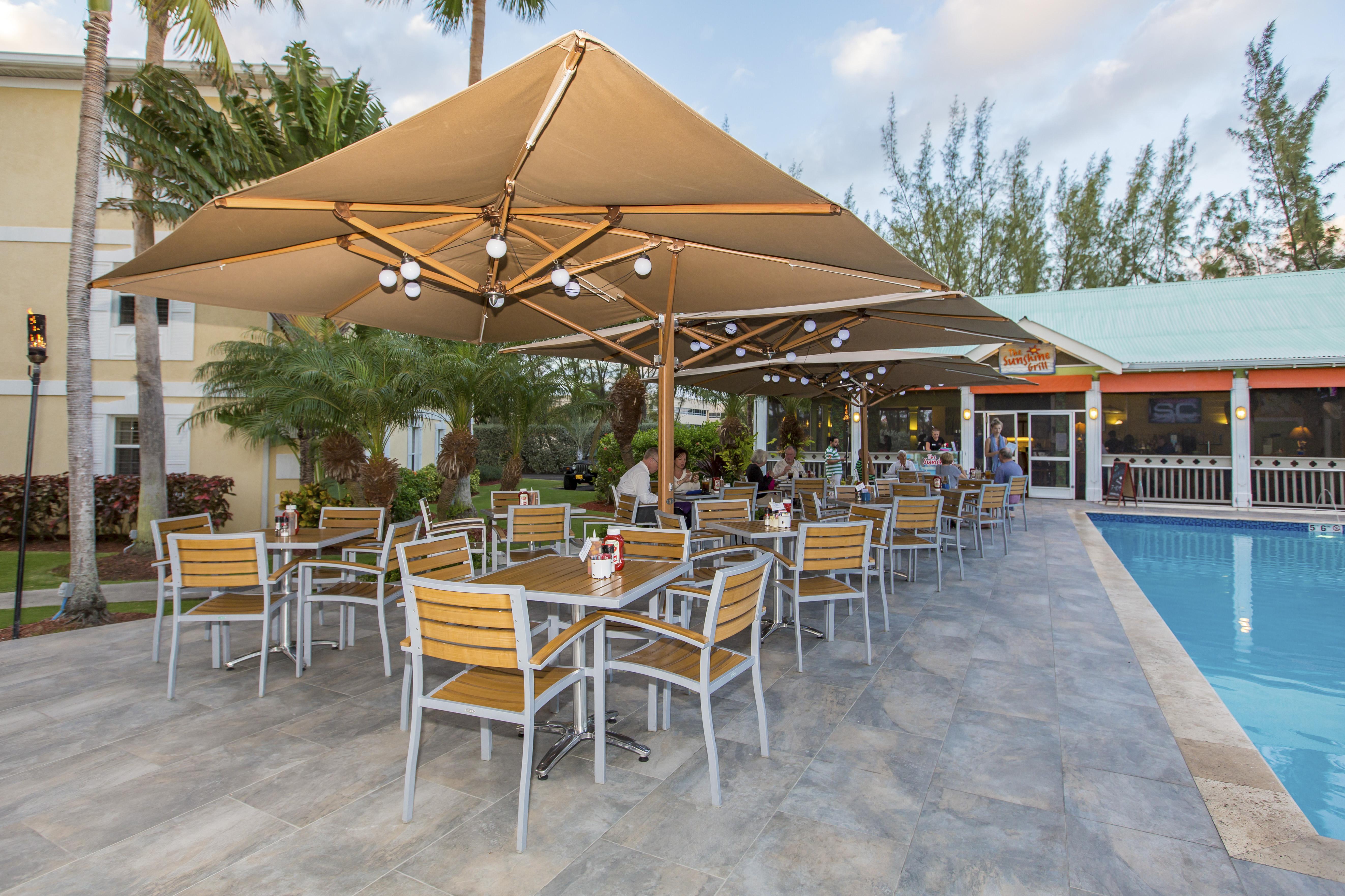 Sunshine Suites Resort West Bay Екстериор снимка