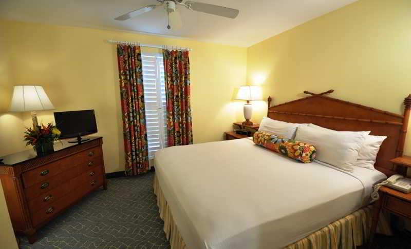 Sunshine Suites Resort West Bay Екстериор снимка